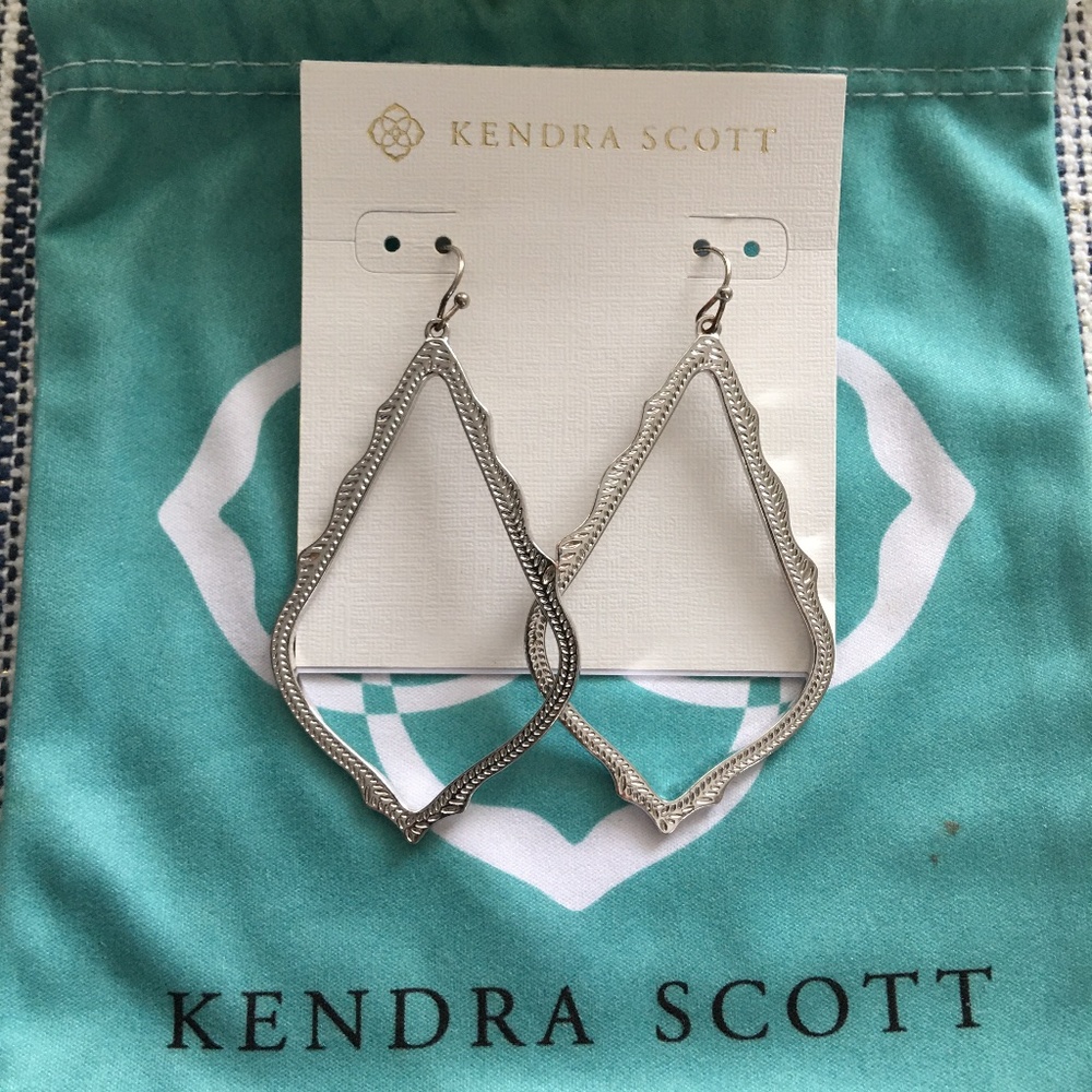 Sophee Drop Earrings In Silver Kendra Scott